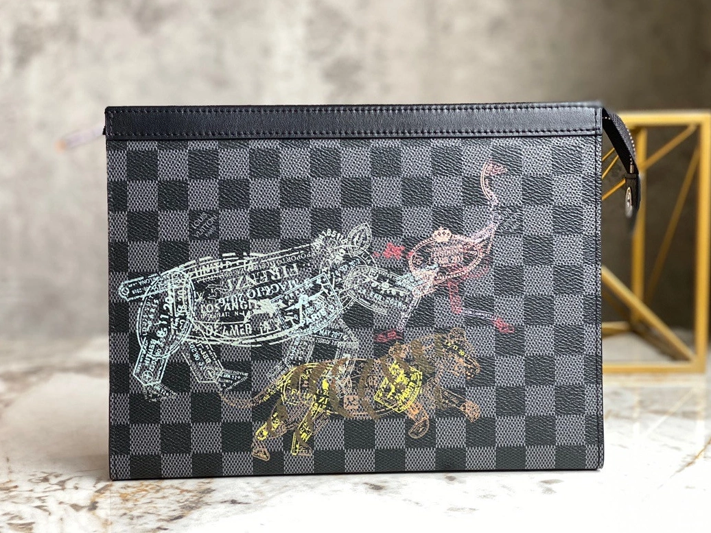 Rep ladies VUITTON LOUIS VOYAGE POCHETTE 0808